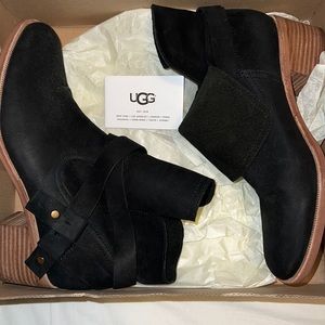 Black W Elora ugg bootie